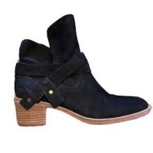 UGG Elora Black Ankle Boots Women  Size 9